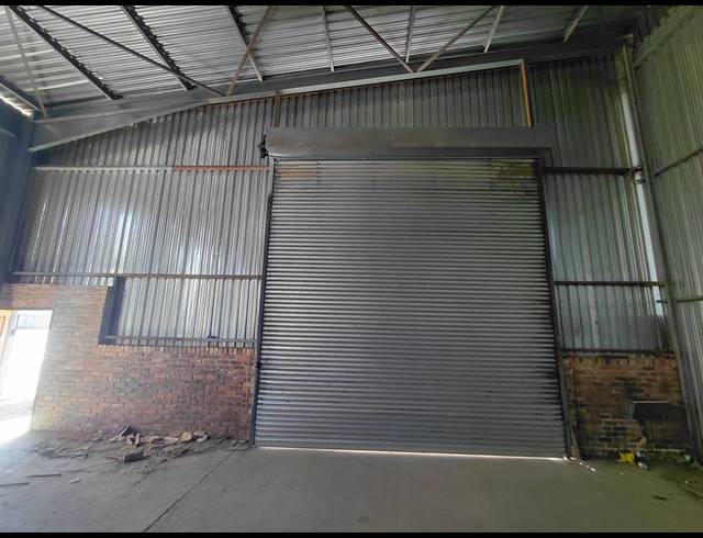 500M² WAREHOUSE TO LET IN POMONA